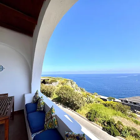 Casa Marina, Con Vista Mozzafiato Sulle Isole Eolie Holiday home Malfa (Salina)